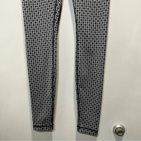 Lululemon Speed Wunder Tight Reflective Leggings Pant Luxtreme Sz 4 - Picture 4 of 8